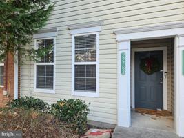 featured image of 22763 Fountain Grove Sq