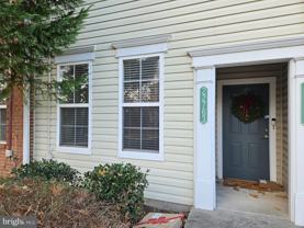 22763 Fountain Grove Sq - Photo 1 of 1