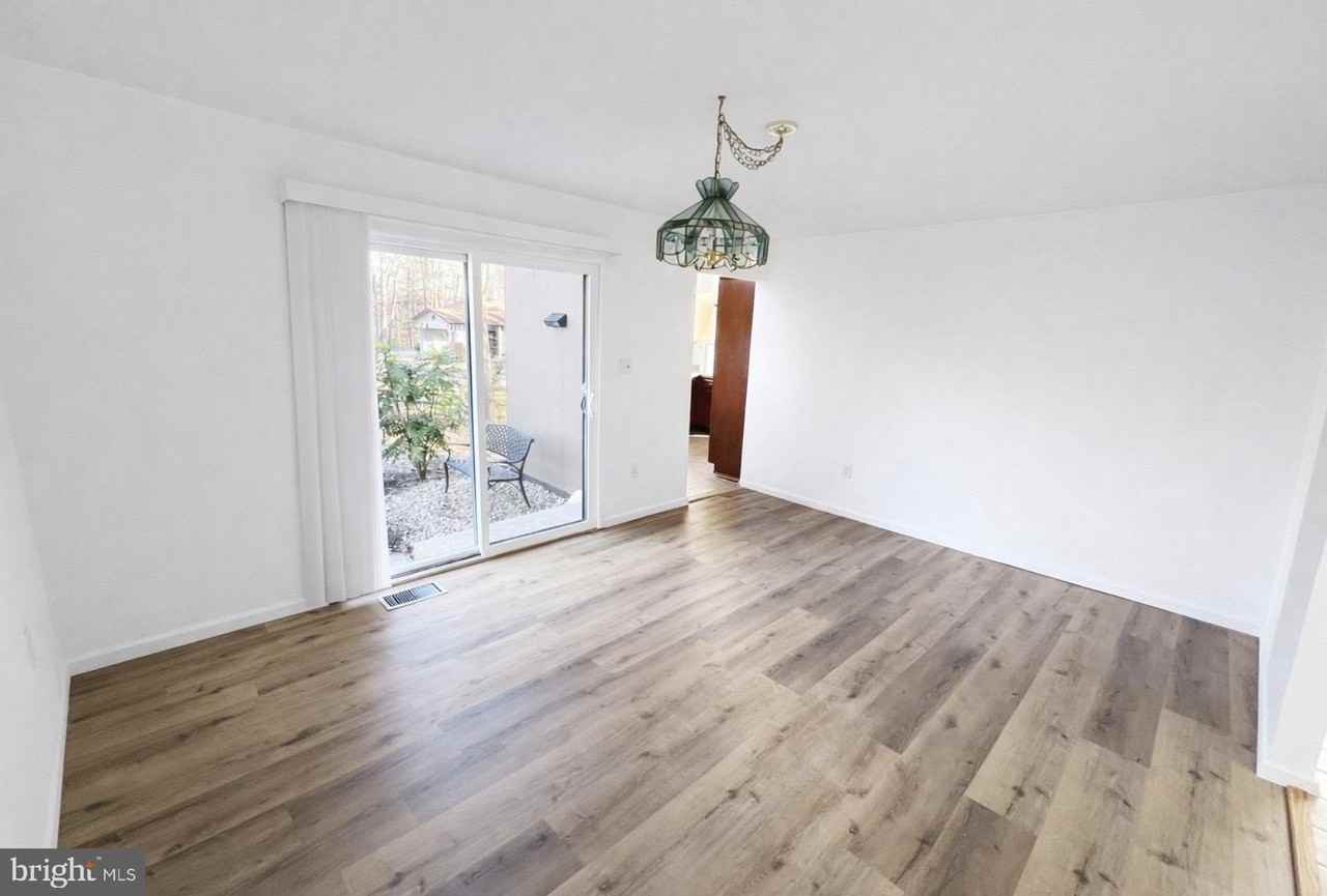 12326 Mulberry Ct - Photo 5 of 15