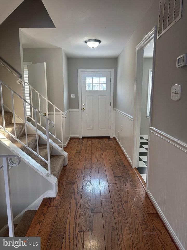 2908 Seminole Rd - Photo 4 of 32