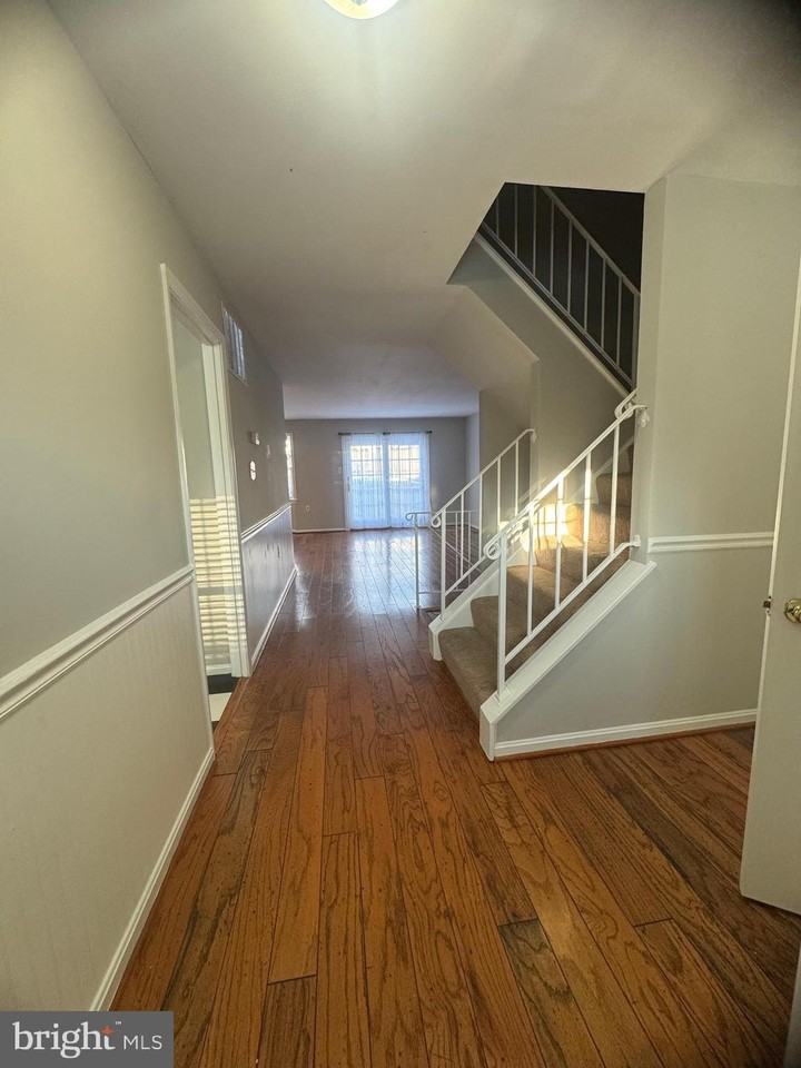 2908 Seminole Rd - Photo 5 of 32