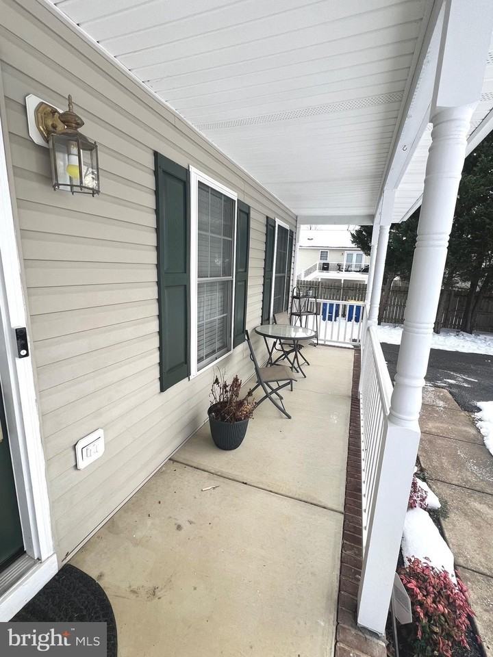 2405 Gifhorn Ct - Photo 3 of 40