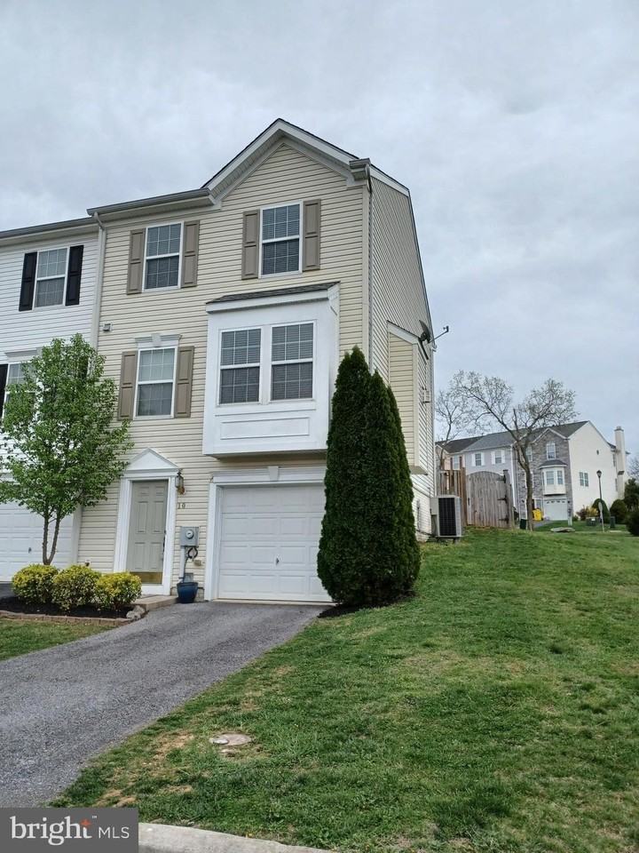 10 Lopez Dr - Photo 2 of 17