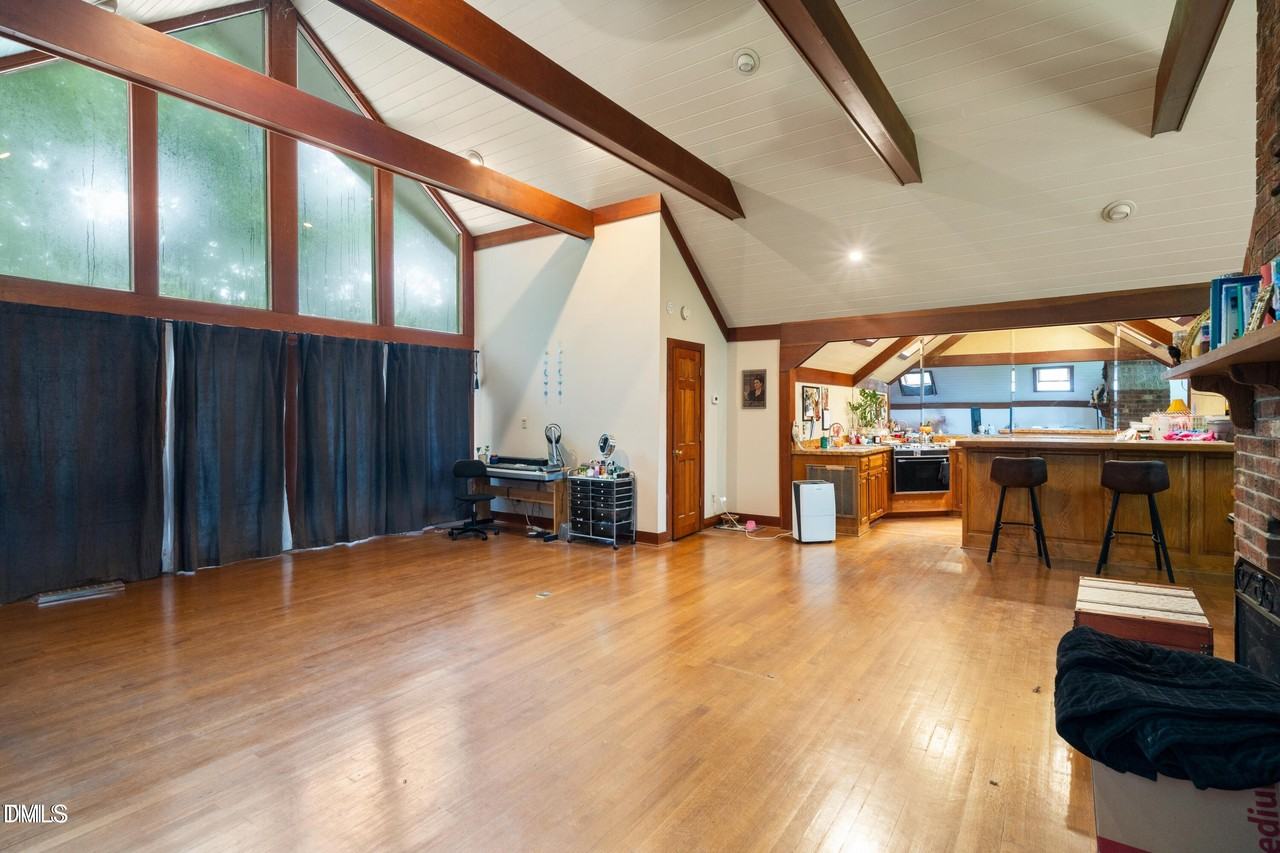 3117 Ten Ten Rd - Photo 2 of 11