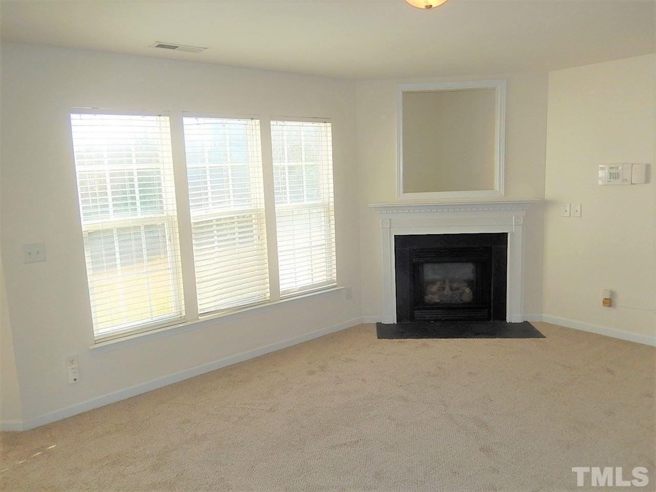 1421 Springshire Ct - Photo 5 of 29