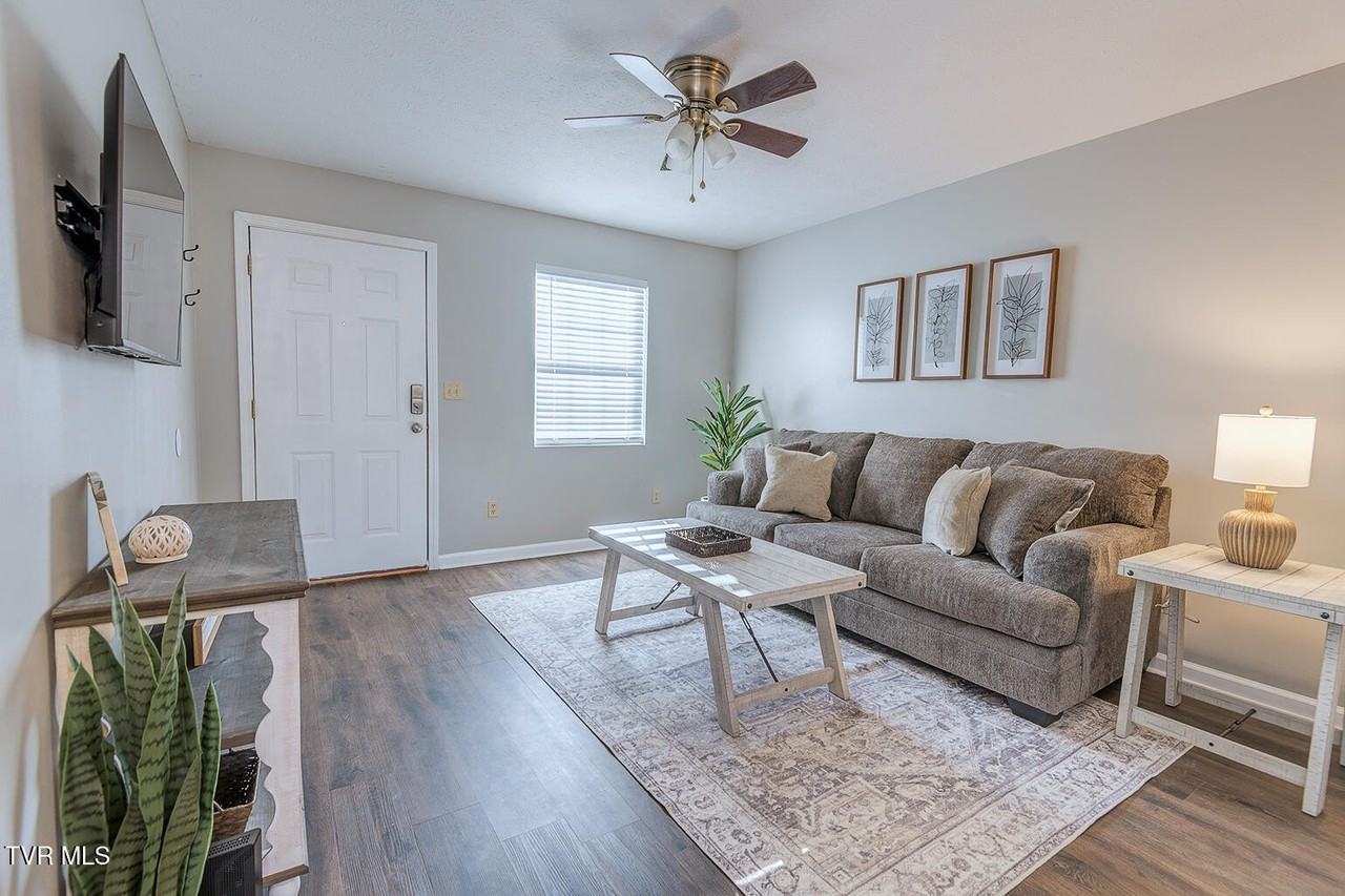 109 Midnight Dr Apt 2 #2 - Photo 4 of 17