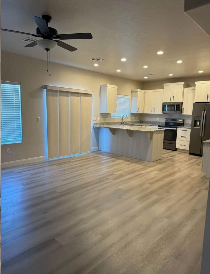 668 E Fiddlers Cove Dr - Photo 4 of 13