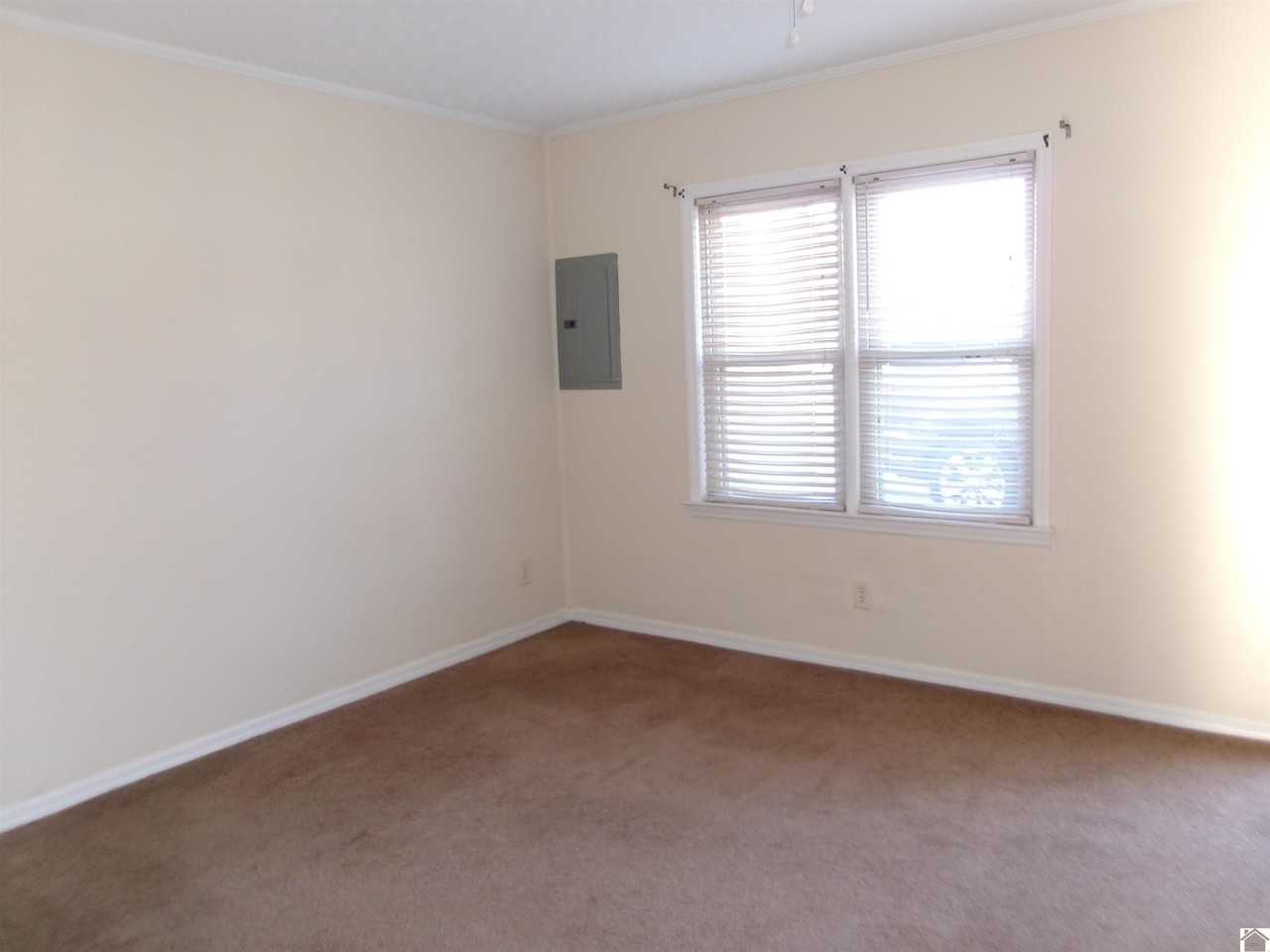 Sanders Ave - Photo 2 of 13