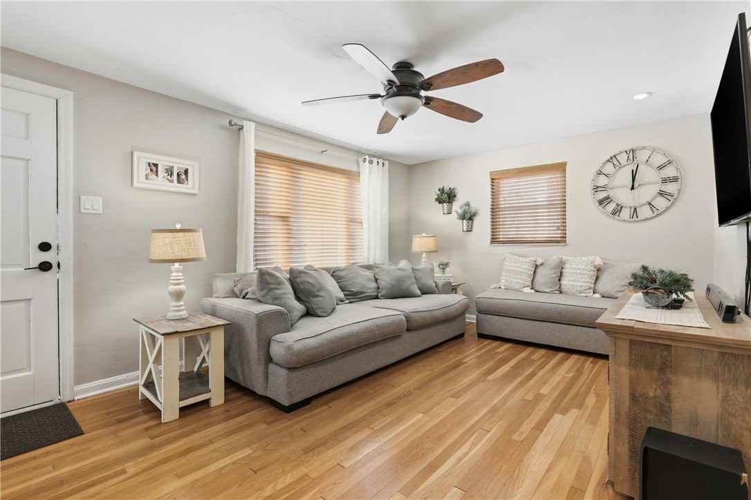 633 Moreland Dr - Photo 4 of 25