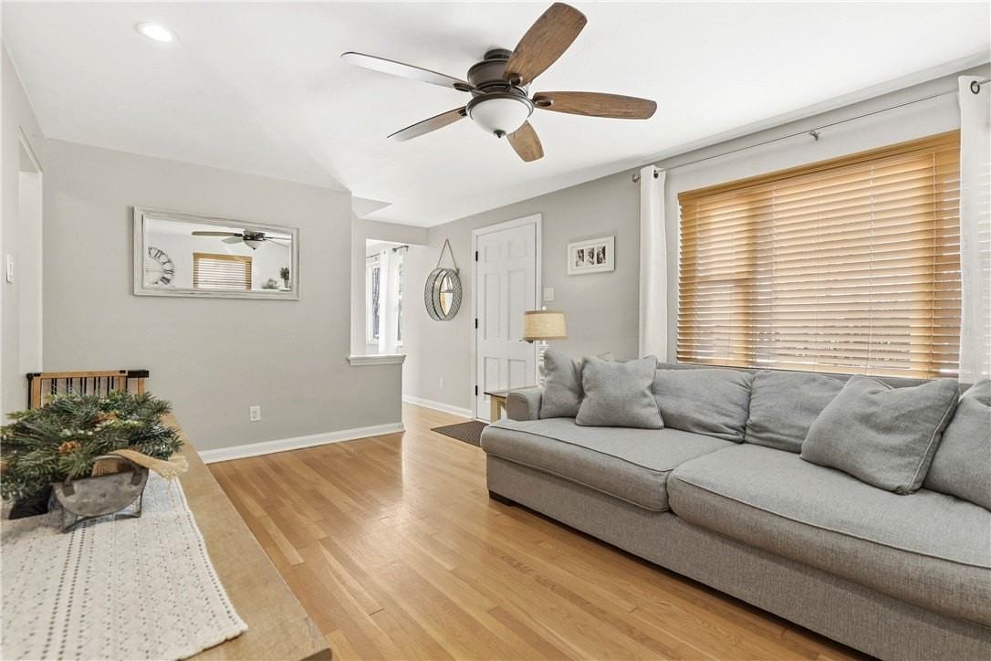 633 Moreland Dr - Photo 5 of 25