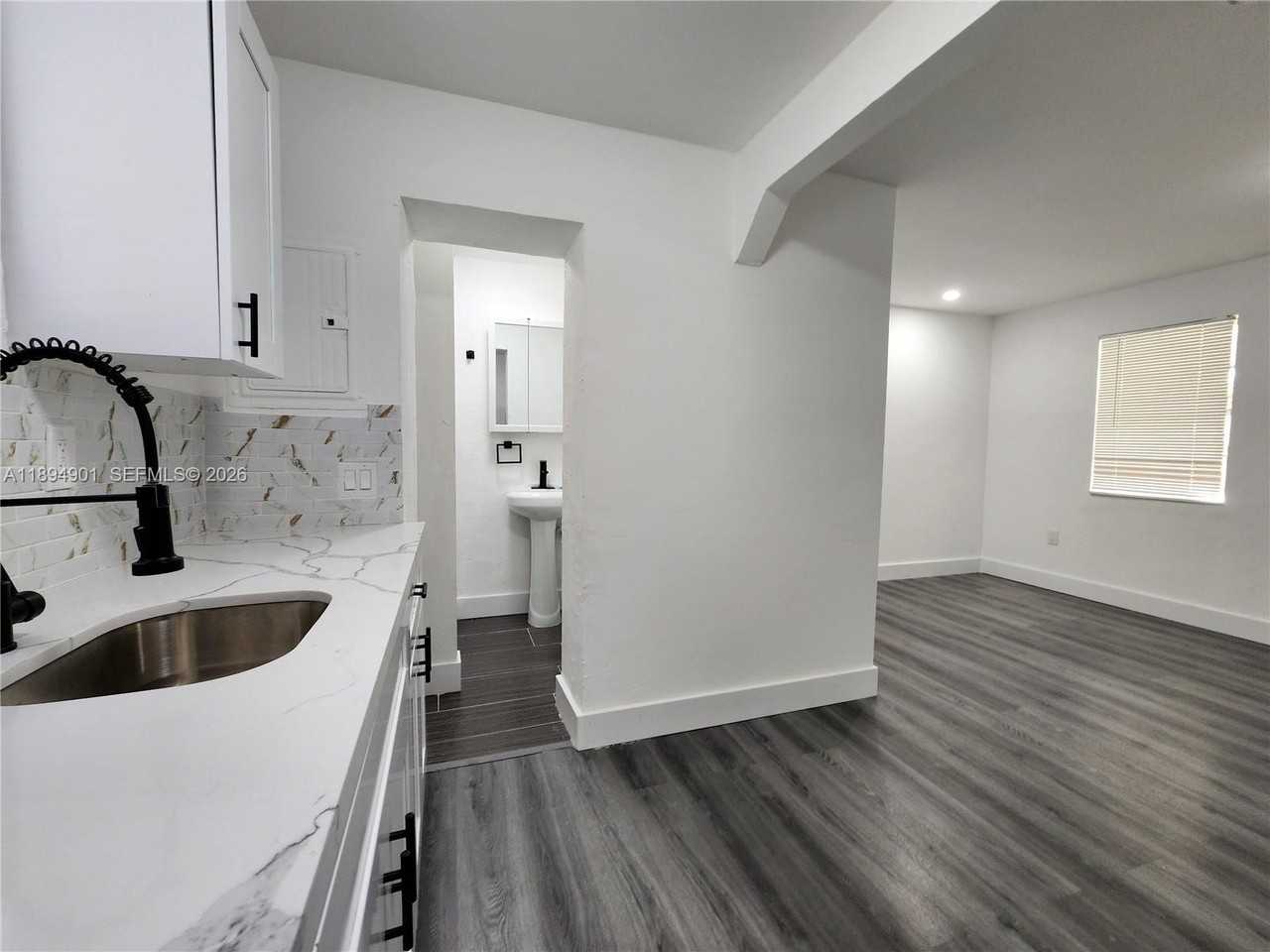 5934 Buchanan St #4 - Photo 6 of 8