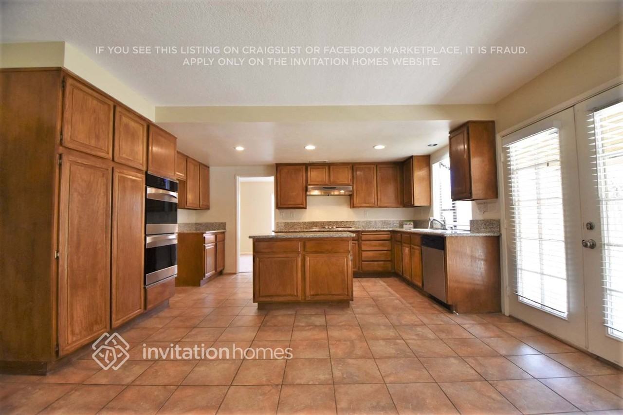 3100 Regency Way - Photo 6 of 18