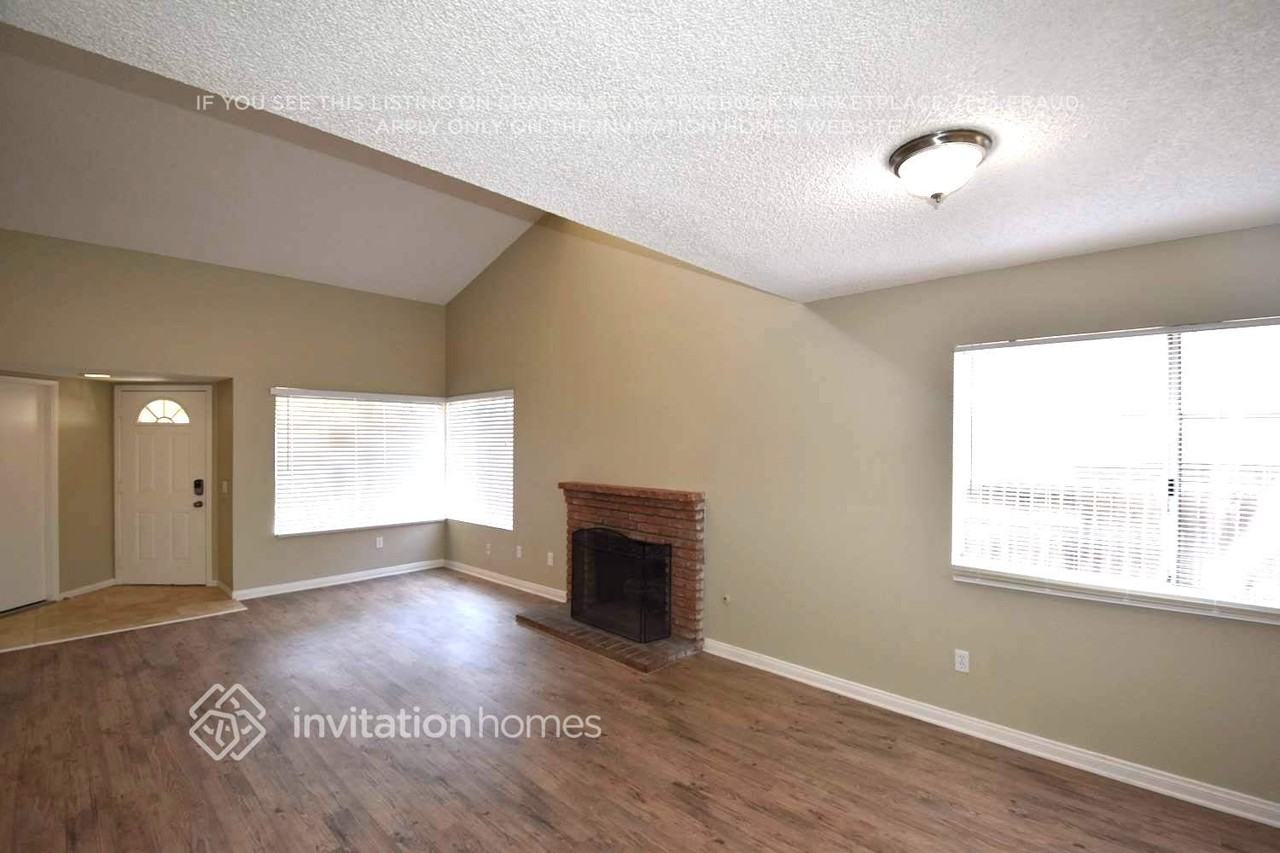 13037 Pawnee Dr - Photo 2 of 10