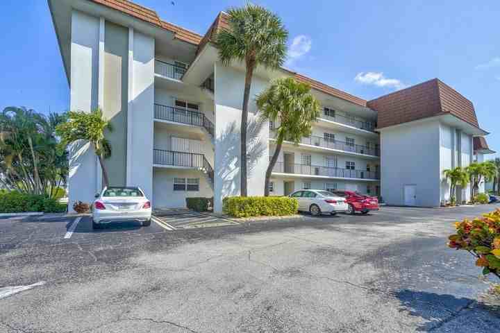 410 Wilma Circle #303 - Photo 2 of 8