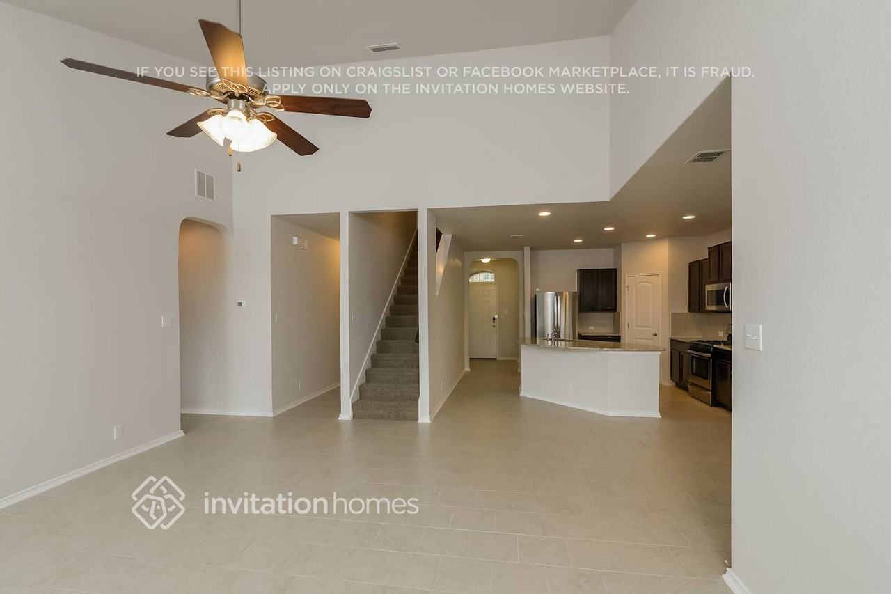 13815 Murphy Hvn - Photo 3 of 16