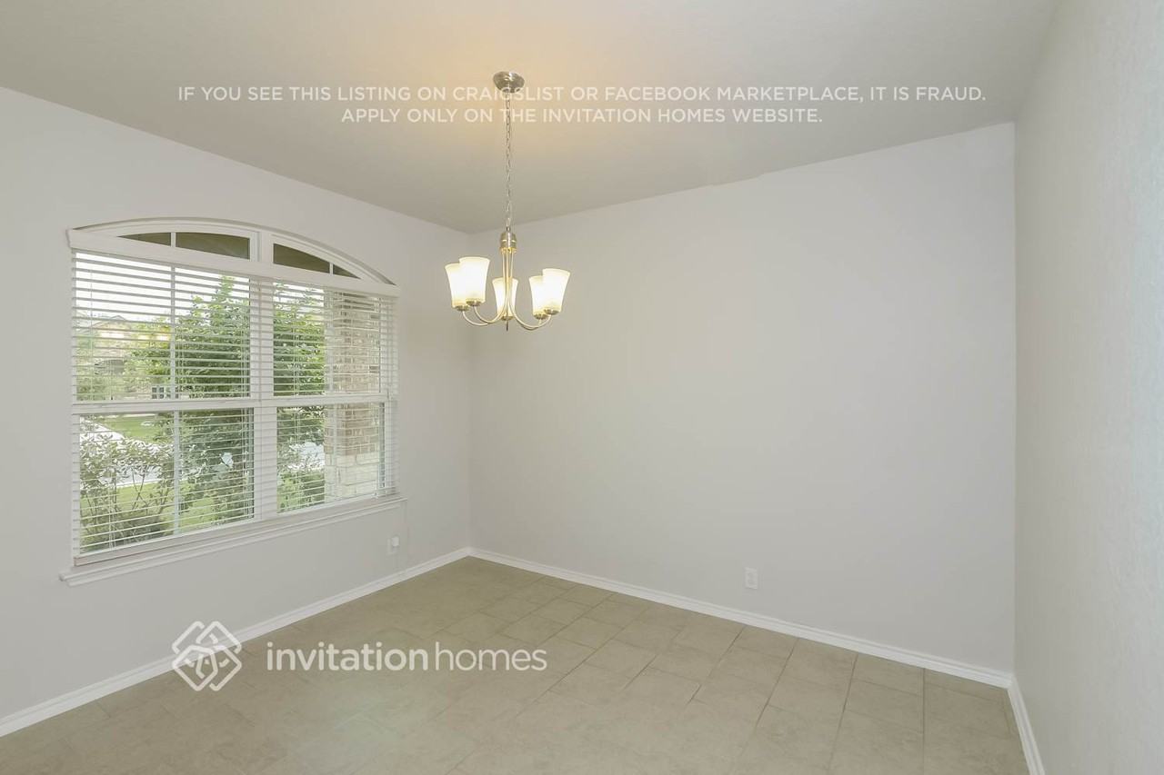 13815 Murphy Hvn - Photo 4 of 16