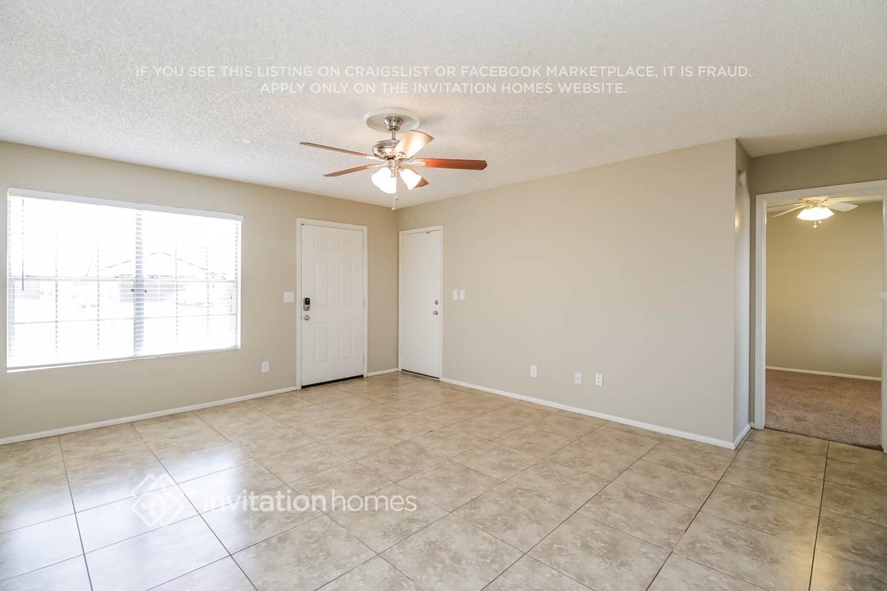 18424 N 56th Ave - Photo 2 of 14