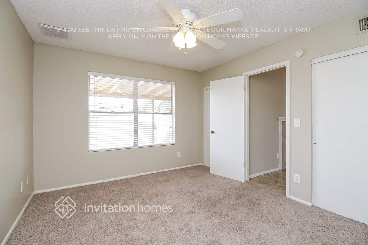 18424 N 56th Ave - Photo 3 of 14