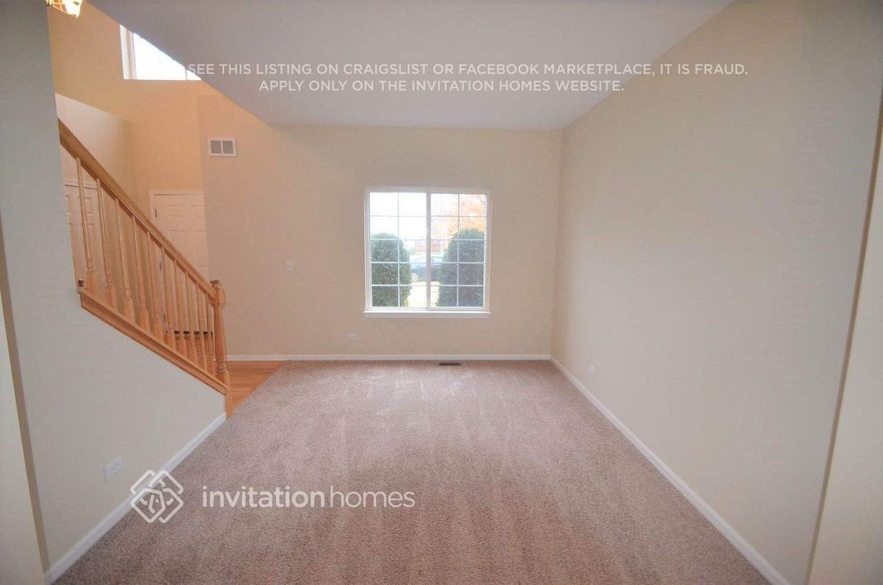 1941 Royal Ln - Photo 2 of 15