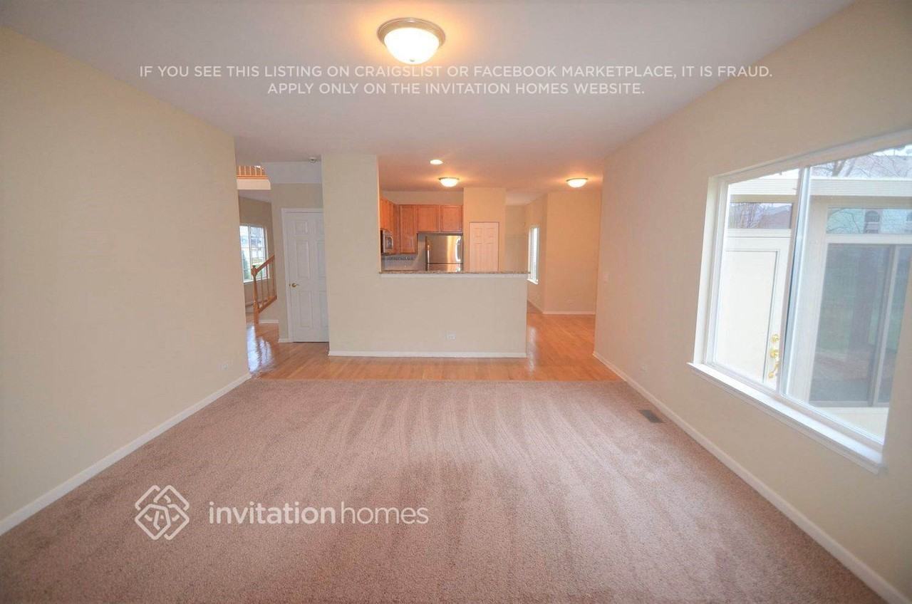 1941 Royal Ln - Photo 3 of 15