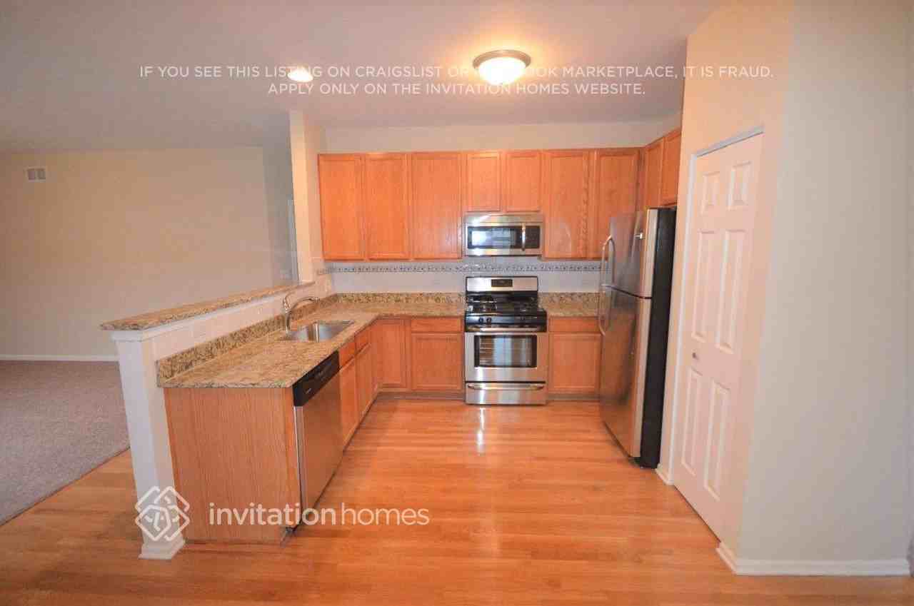 1941 Royal Ln - Photo 4 of 15