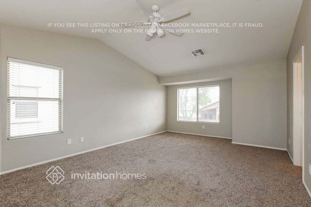 4617 W Fawn Dr - Photo 6 of 9