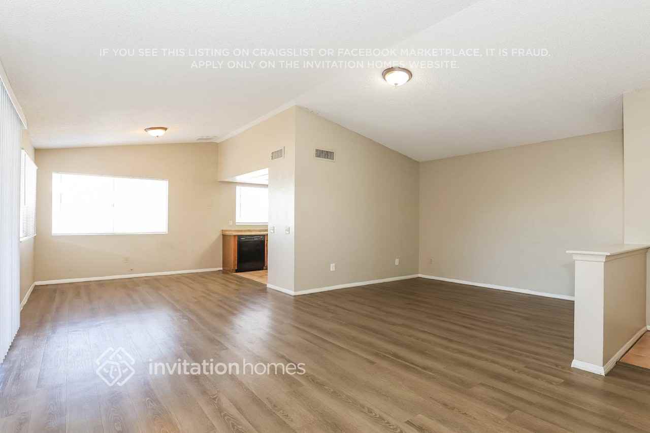 6946 W Nicolet Ave - Photo 3 of 17