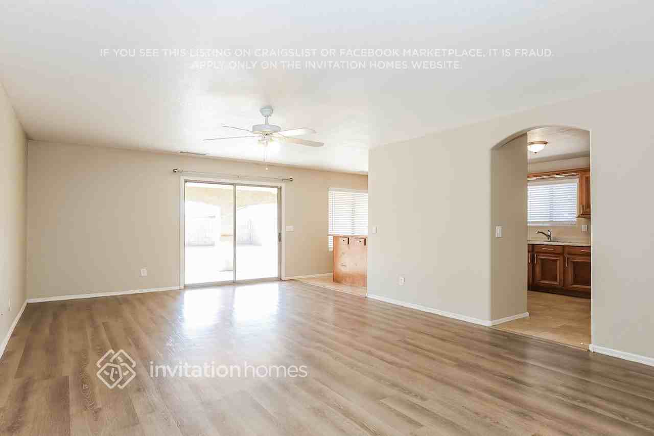 8321 W Avalon Dr - Photo 3 of 17