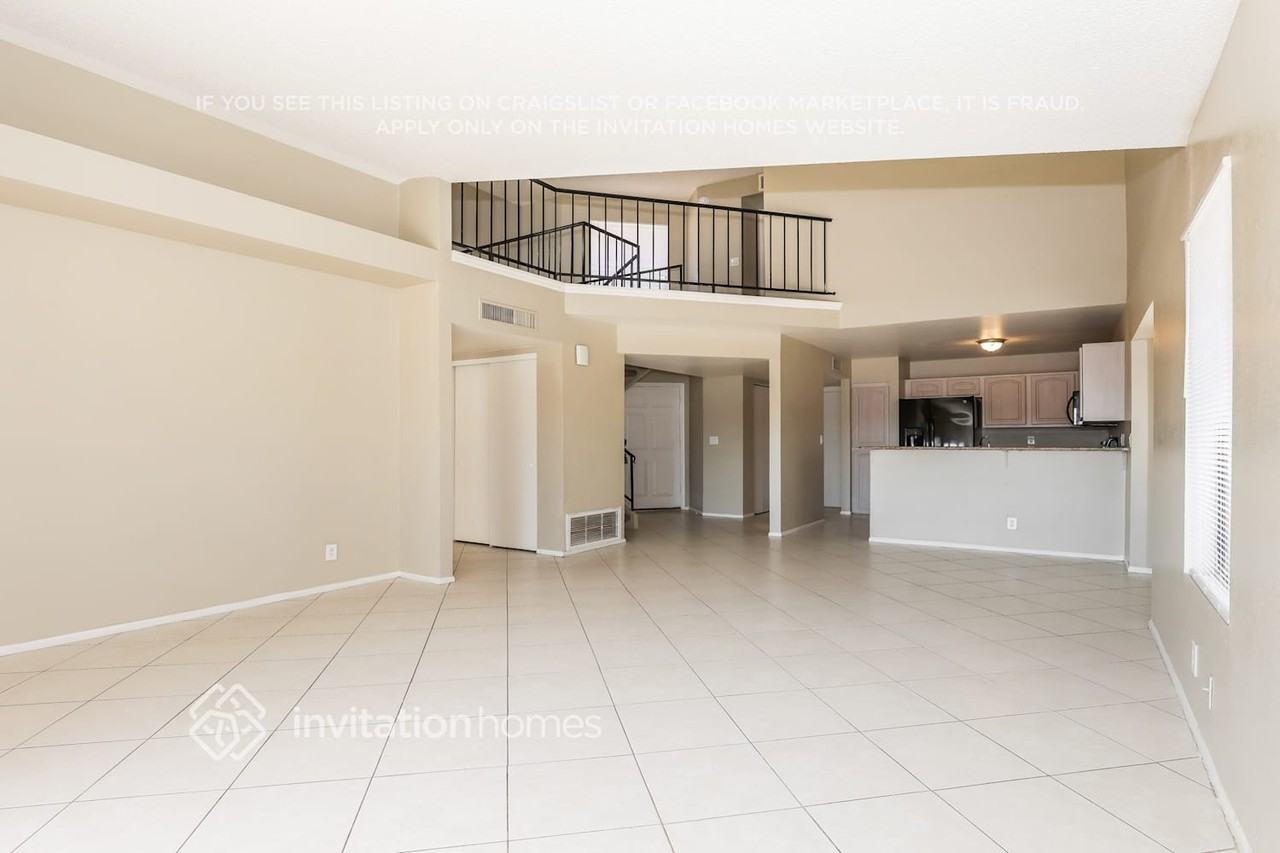 10037 W Montecito Ave - Photo 5 of 18