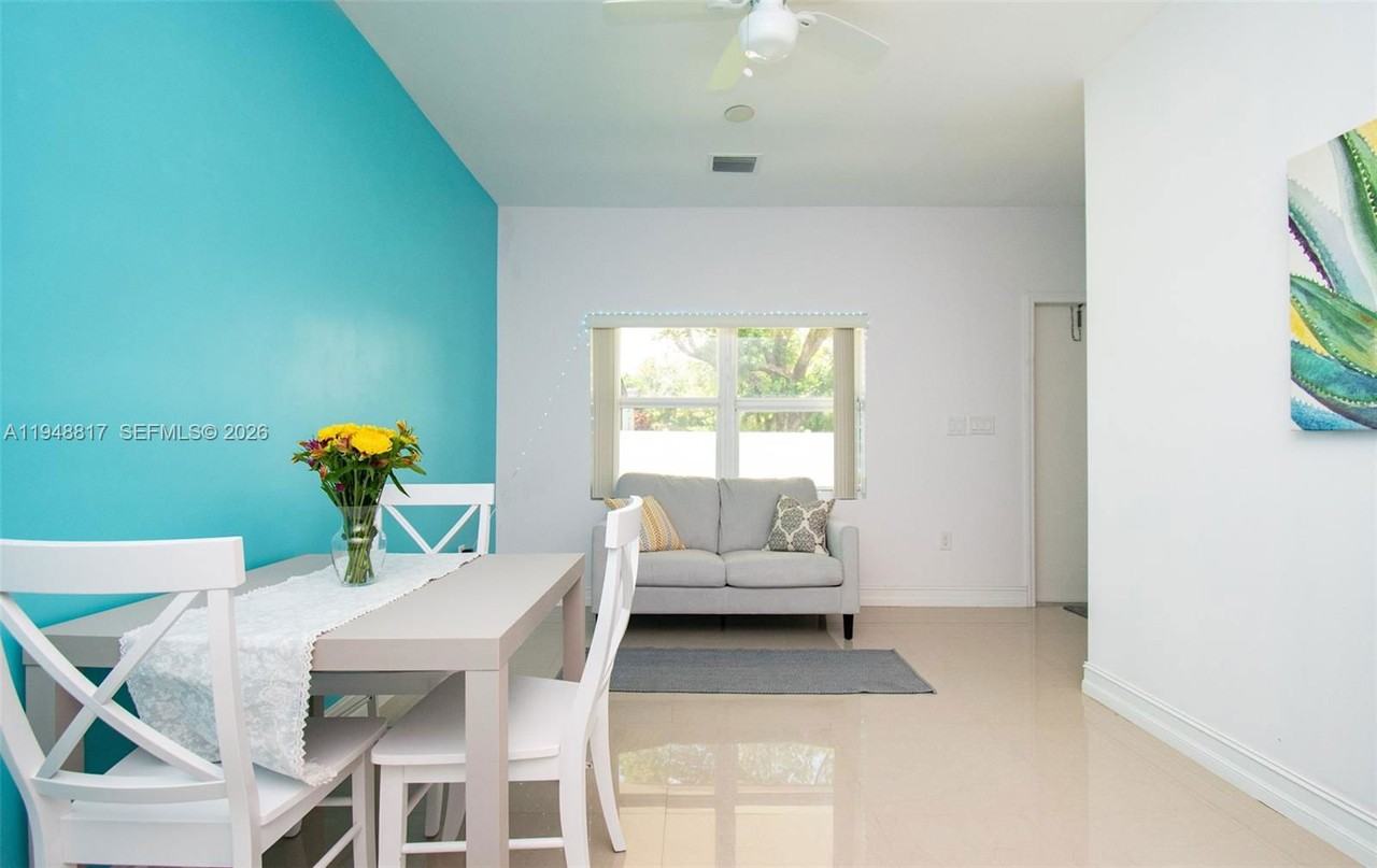 4680 Sw 35th Ave - Photo 3 of 8