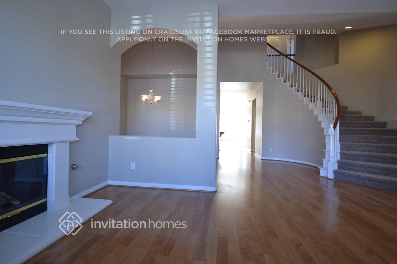 33885 Pinehurst Dr - Photo 2 of 10