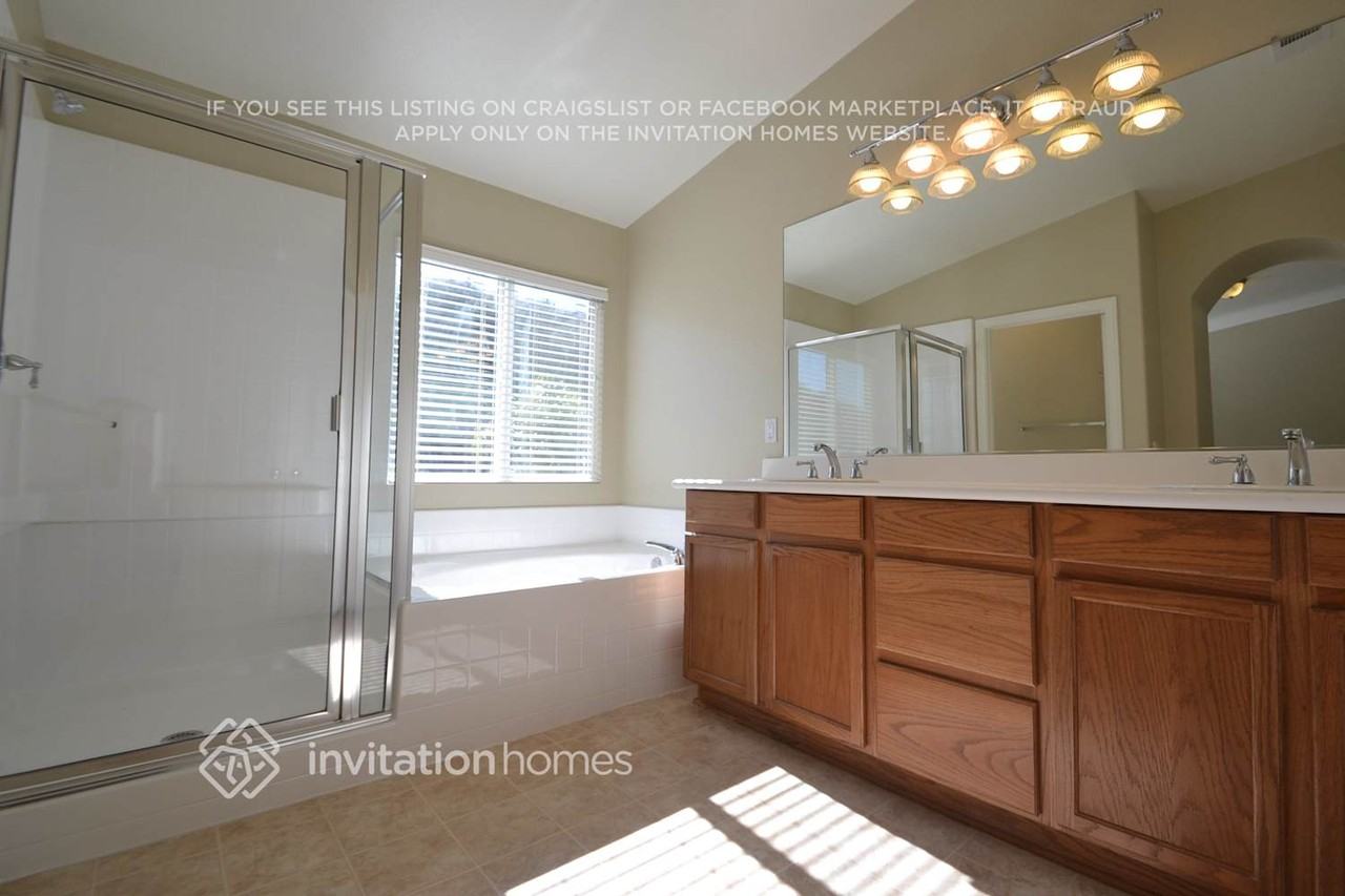 33885 Pinehurst Dr - Photo 7 of 10