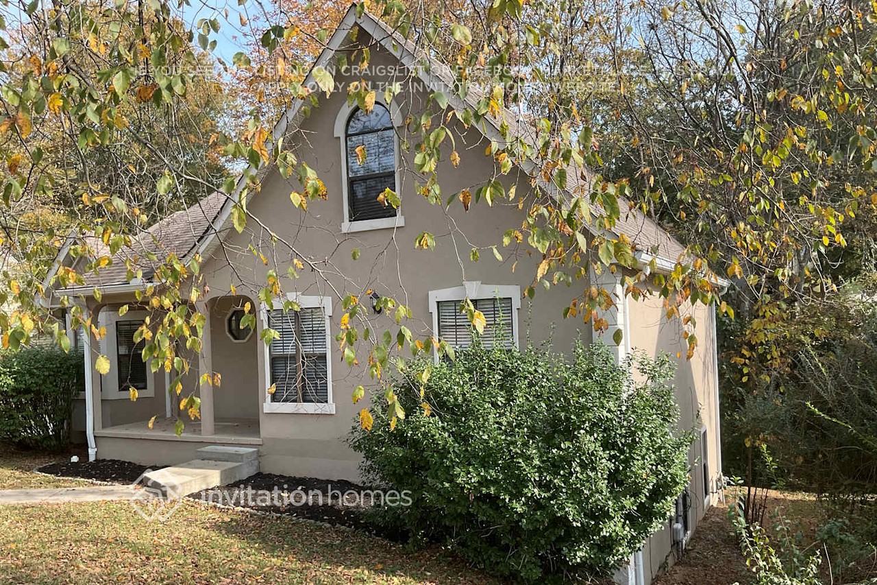 518 Woodland Hills Dr - Photo 2 of 25