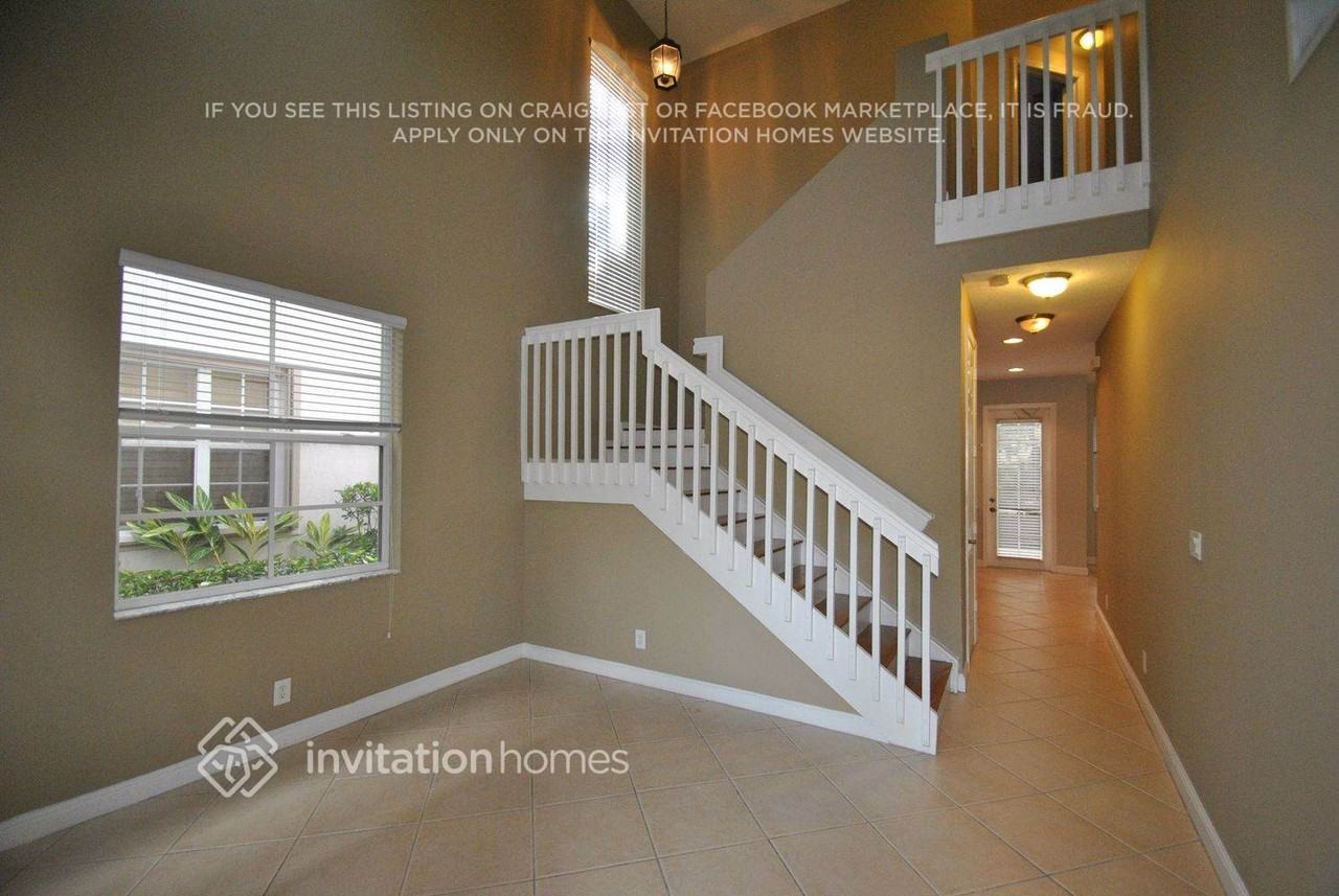 633 Moondancer Ct - Photo 2 of 12