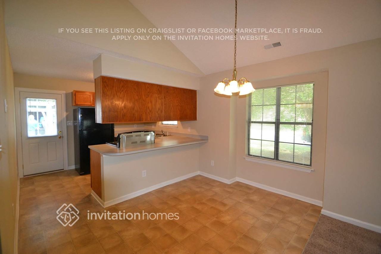 5829 Stone Bluff Ct - Photo 3 of 8