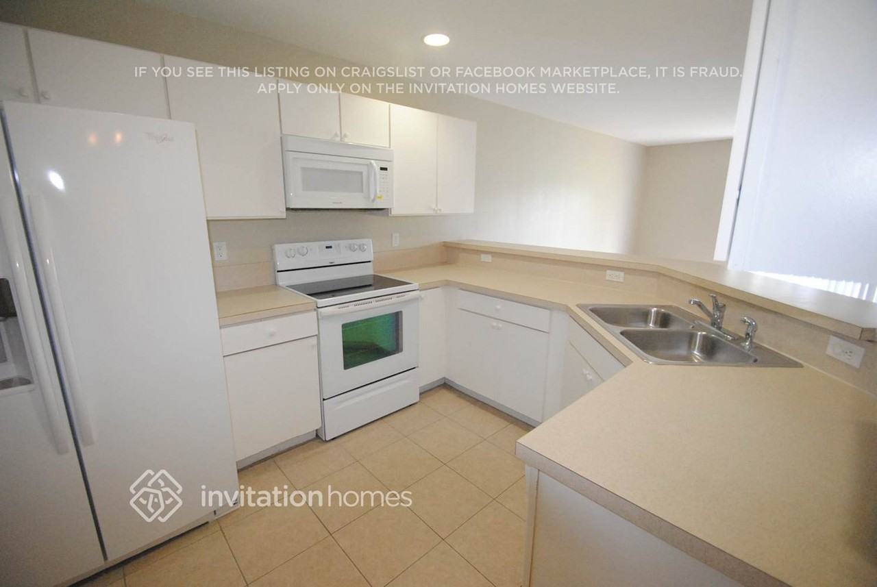 16099 Sierra Palms Dr - Photo 3 of 14