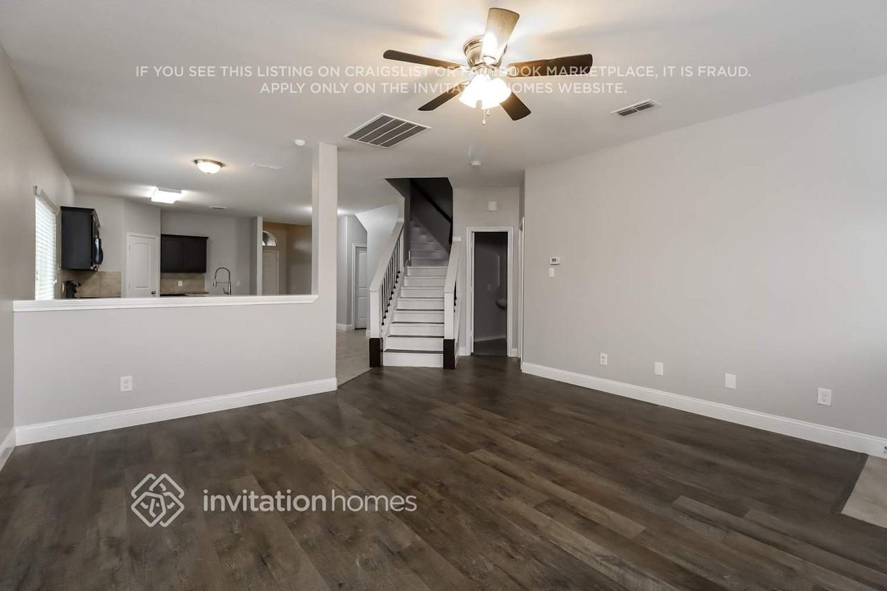 652 Creekview Dr - Photo 4 of 16