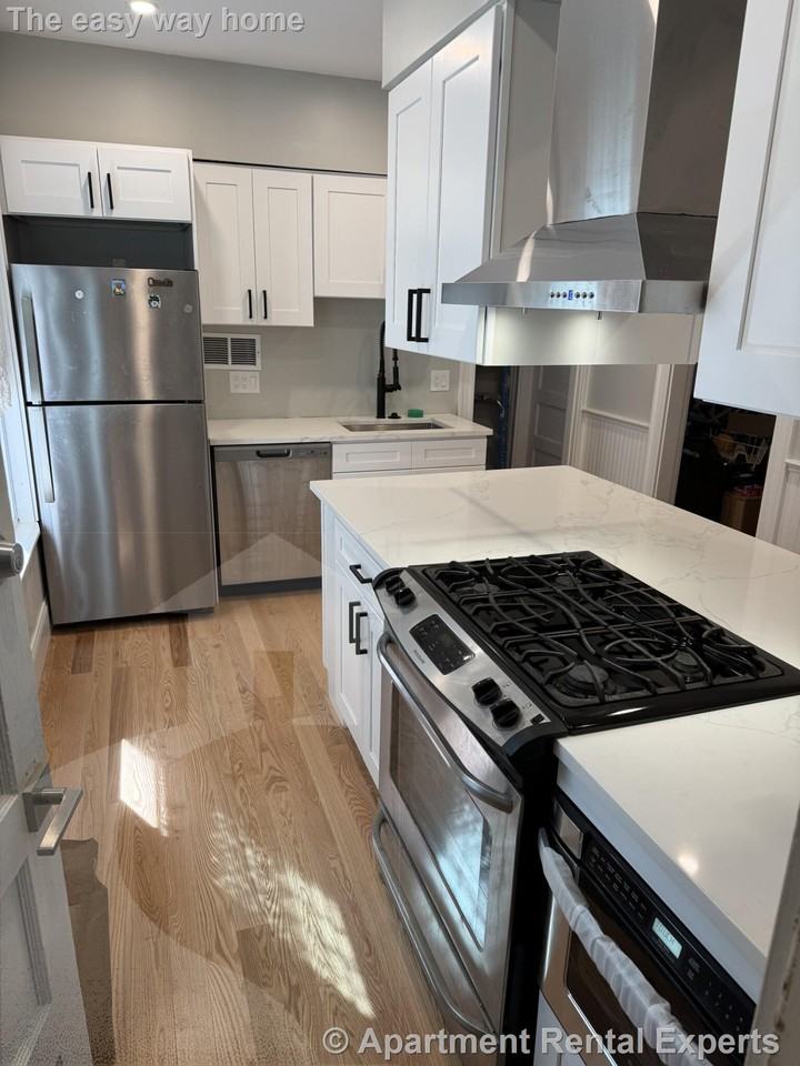 57 Hawthorne St #2 - Photo 2 of 19