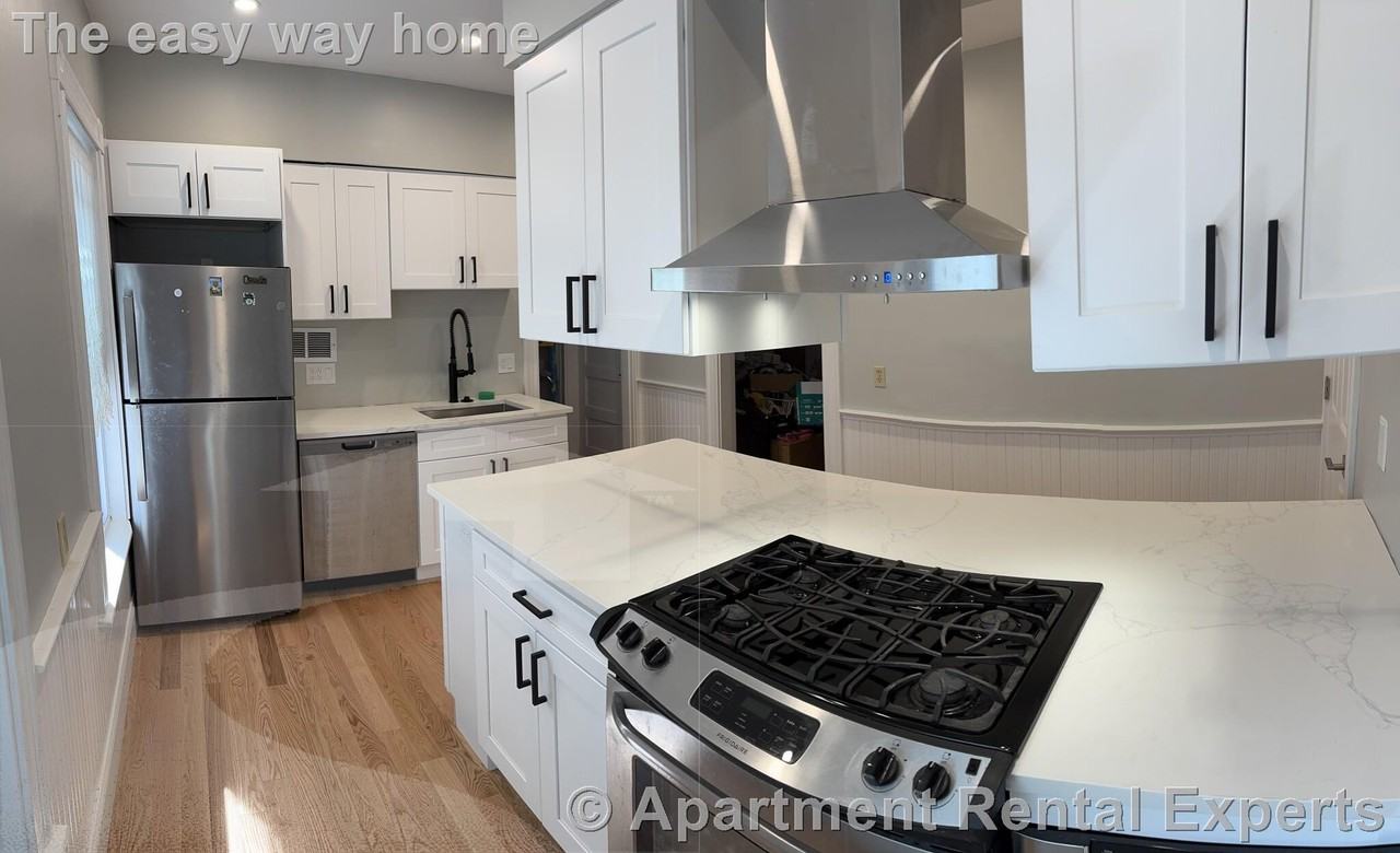 57 Hawthorne St #2 - Photo 4 of 19