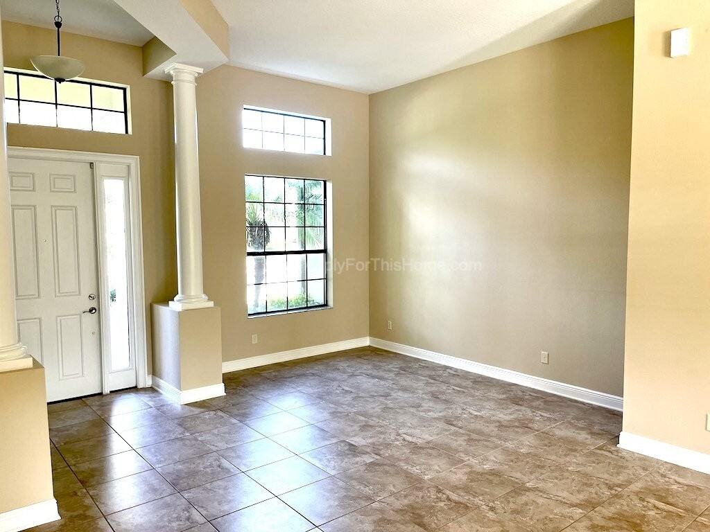 15604 Hampton Village Dr - Photo 5 of 50