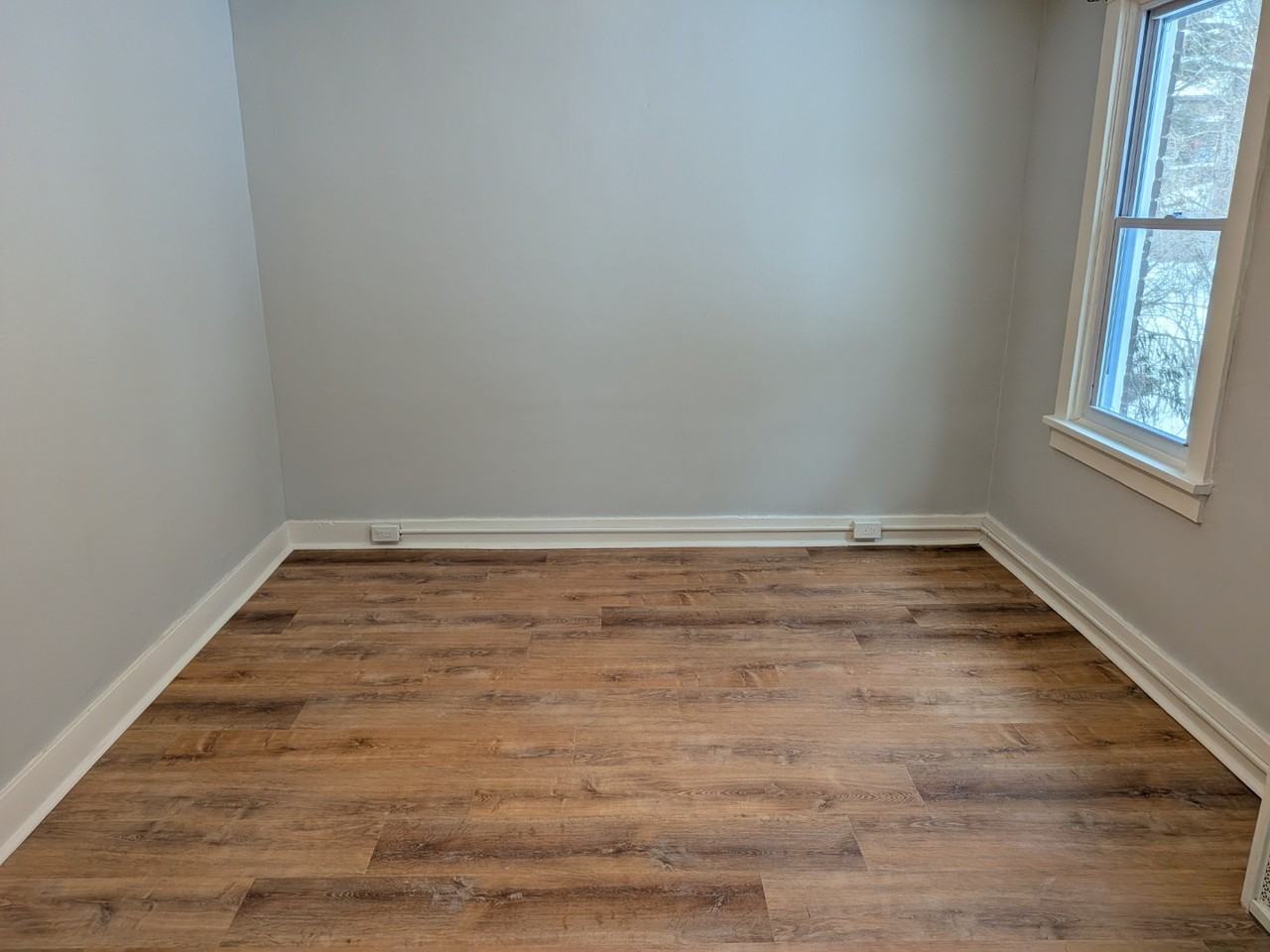 516 Halsey Ave - Photo 7 of 12