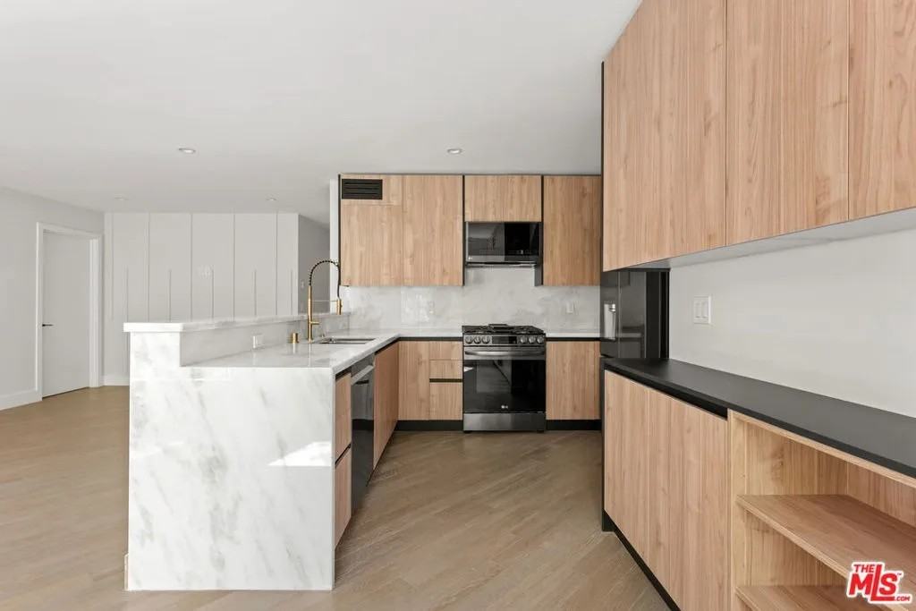 1450 1/2 S Crescent Heights Blvd - Photo 2 of 12