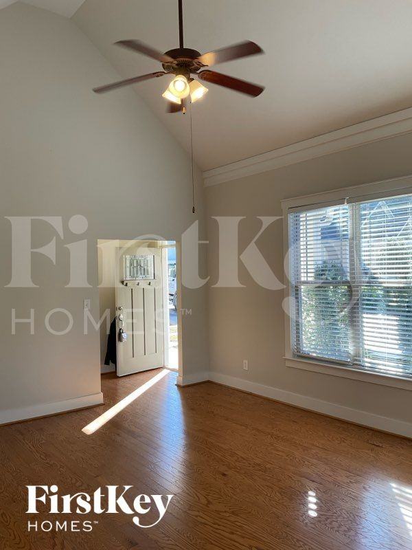 129 Chelsea Station Dr - Photo 2 of 11