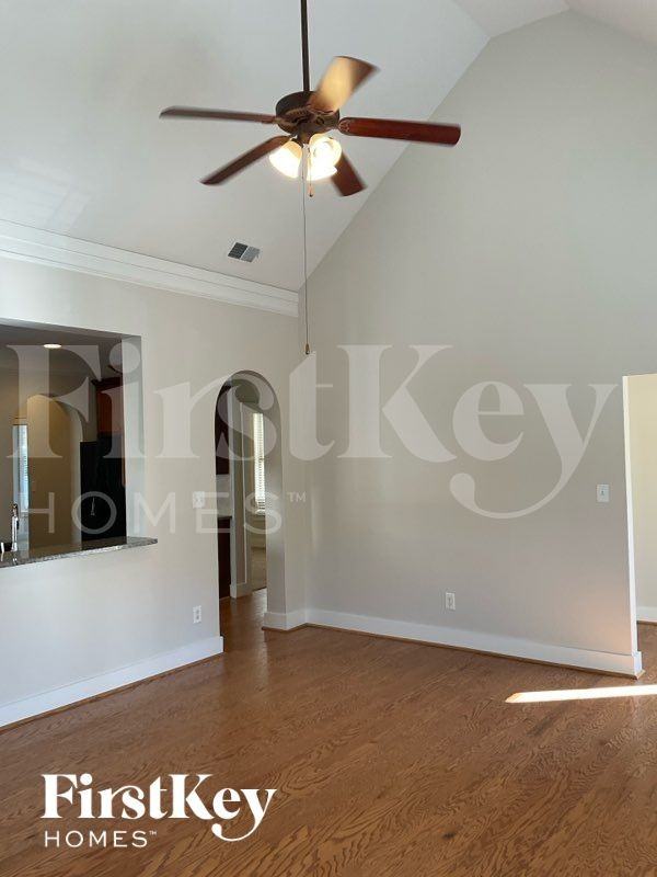 129 Chelsea Station Dr - Photo 4 of 11