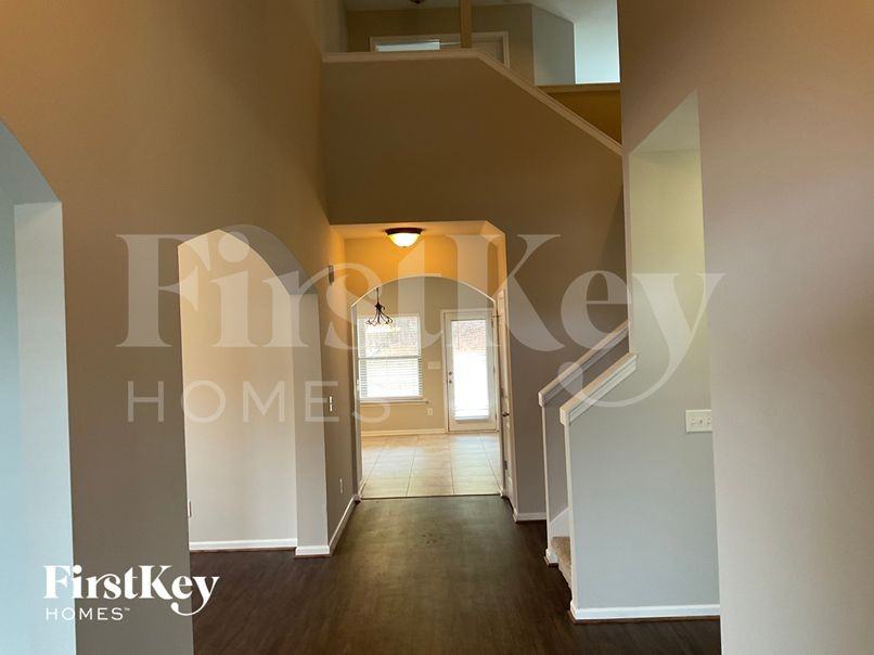 113 Rosegate Dr - Photo 2 of 12