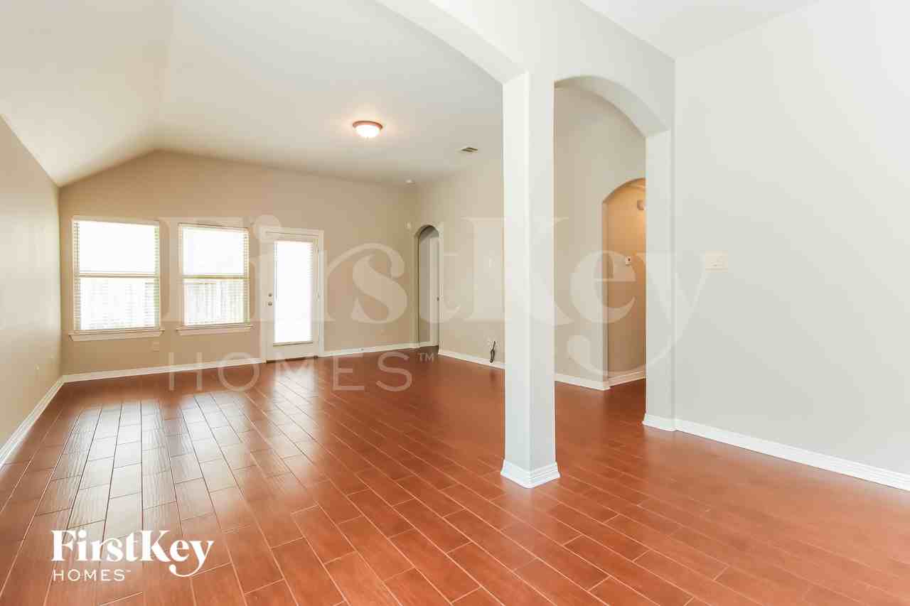 11127 Overland Trail Dr - Photo 4 of 15