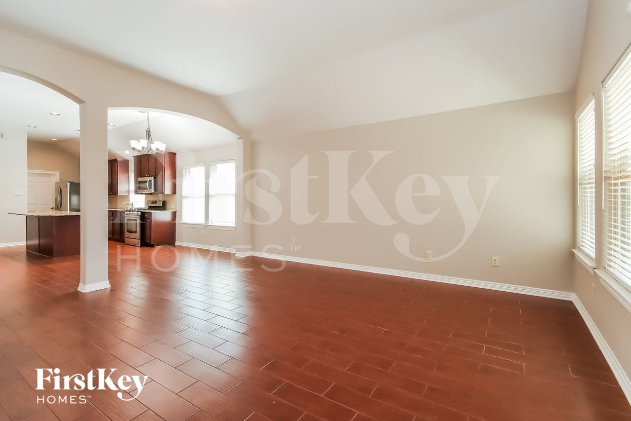 11127 Overland Trail Dr - Photo 5 of 15