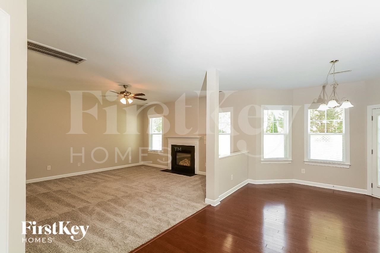 215 Buck Johnson St - Photo 2 of 18