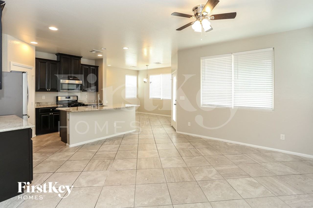 8032 Satin Carnation Ln - Photo 2 of 15