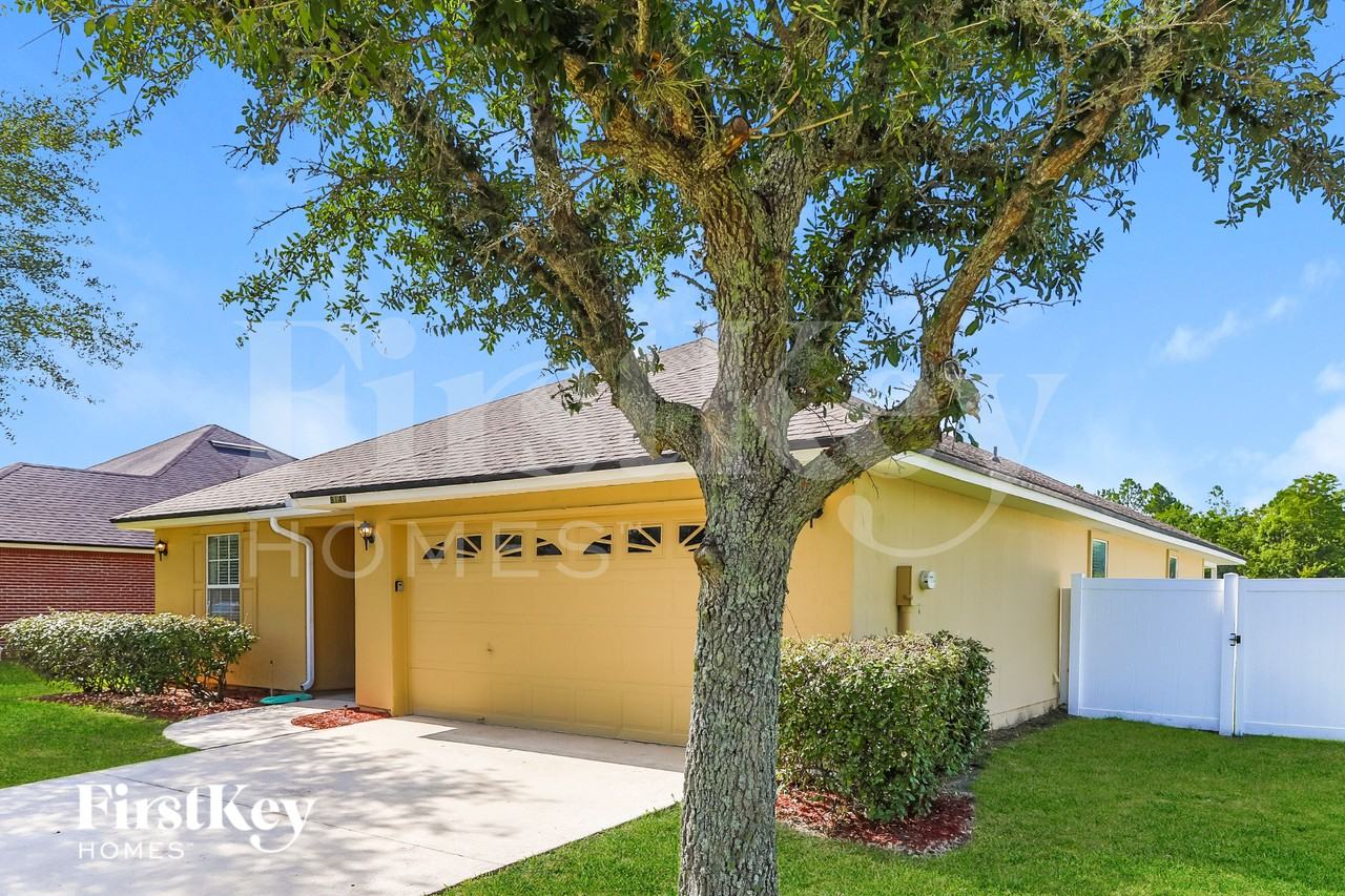 9146 Jennifer Ln - Photo 3 of 15